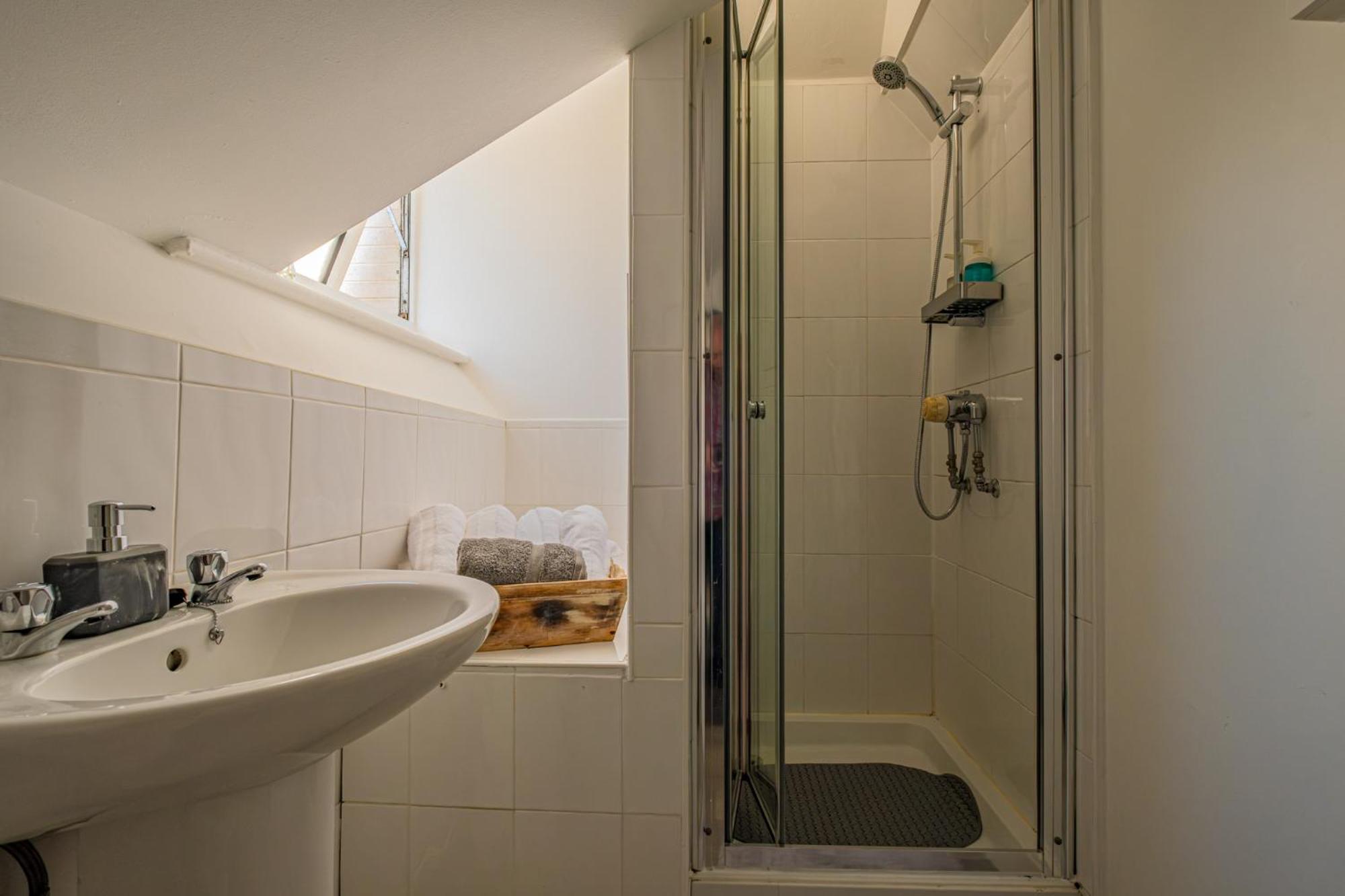 Castleview Coastal Comfort With 2 Parking Spaces Oystermouth Exteriör bild