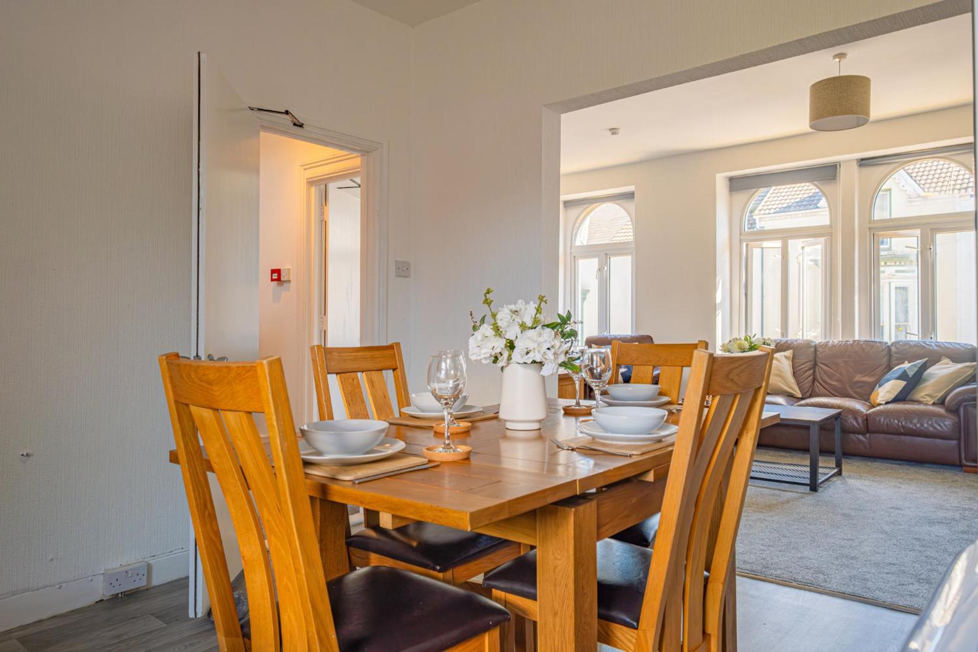 Castleview Coastal Comfort With 2 Parking Spaces Oystermouth Exteriör bild