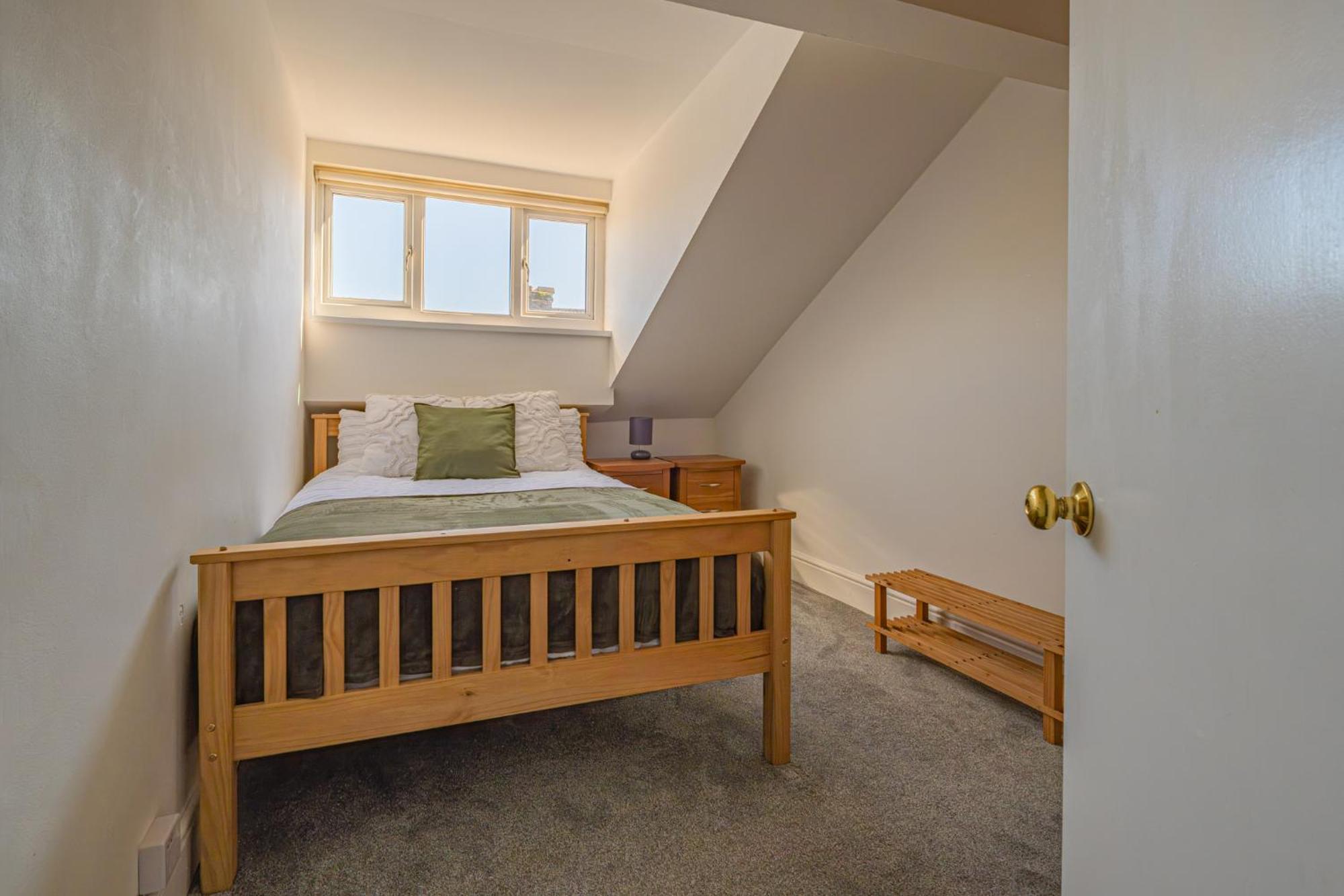 Castleview Coastal Comfort With 2 Parking Spaces Oystermouth Exteriör bild