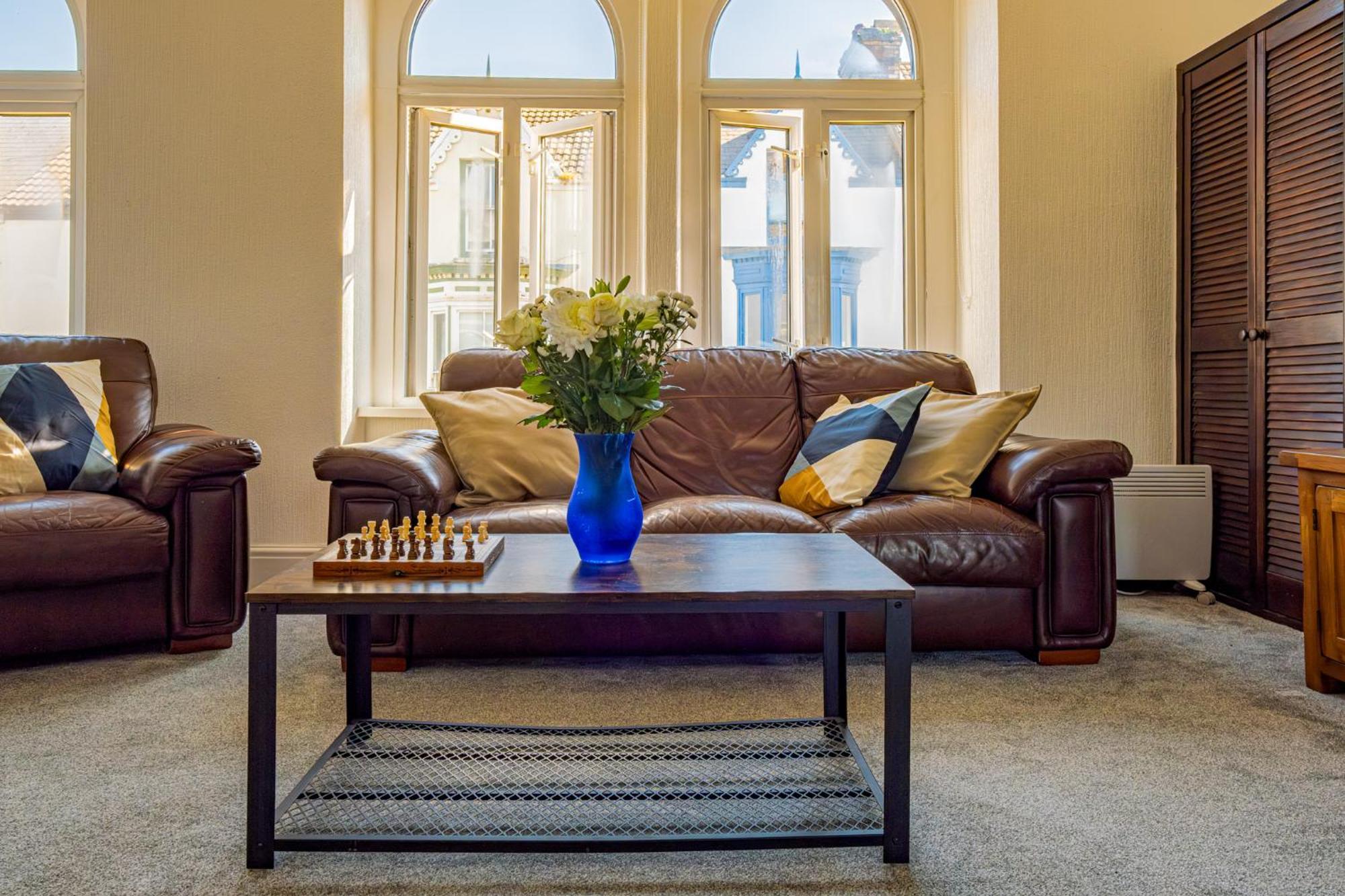 Castleview Coastal Comfort With 2 Parking Spaces Oystermouth Exteriör bild
